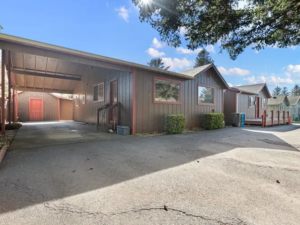 2431 2431/2427 Howland Hill Rd, Crescent City, CA 95531