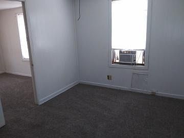 3rd image of 824 E Doddridge Ave