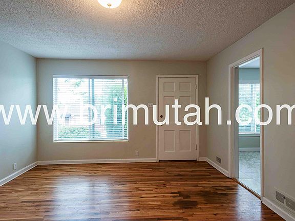 3rd image of 2529 S Melbourne St