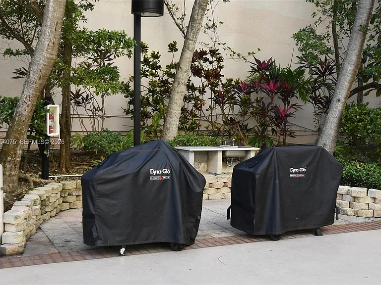 540 Brickell Key Dr #1022 — Photo 23