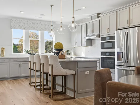 6008 Yellow Buckeye Dr, Charlotte, NC 28277