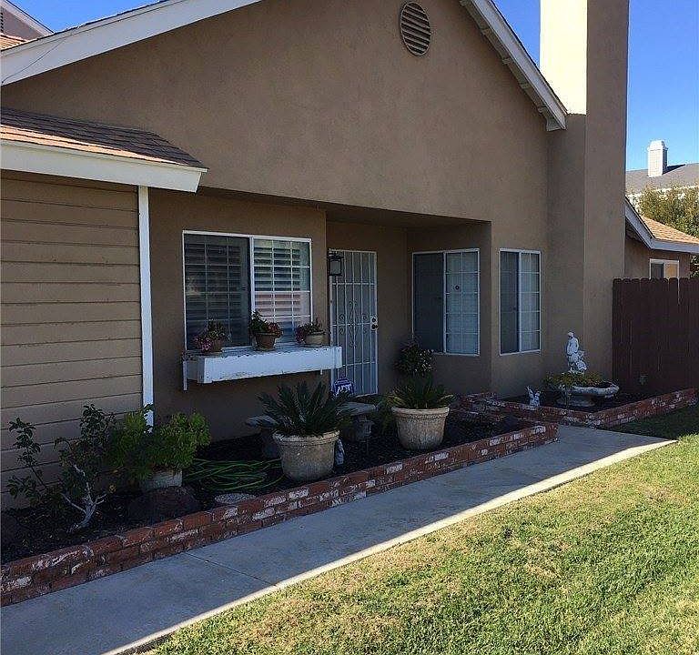 1st image of 23072 Seabrook Ln