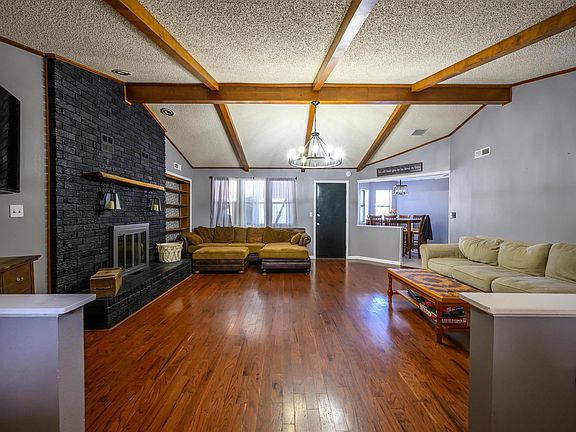 5th image of 145 Thompson Dr