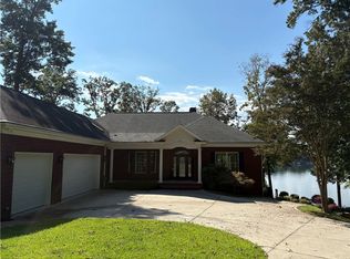 2 Horsechestnut Trl, Seneca, SC 29672
