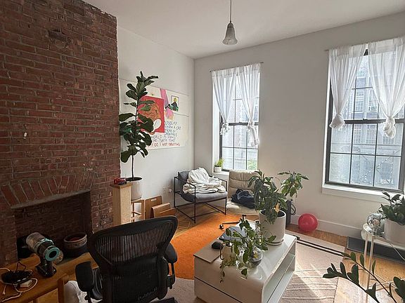 2nd image of 841 Kent Ave APT 2