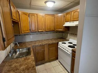 402 Smithfield Ave #1, Pawtucket, RI 02860