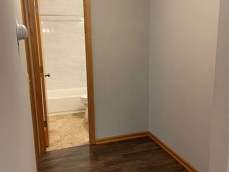 Cedar Avenue Apartments — Photo 27