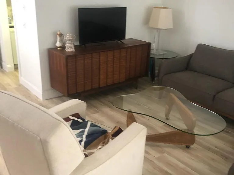 390 Fanshaw Way #J — Photo 5