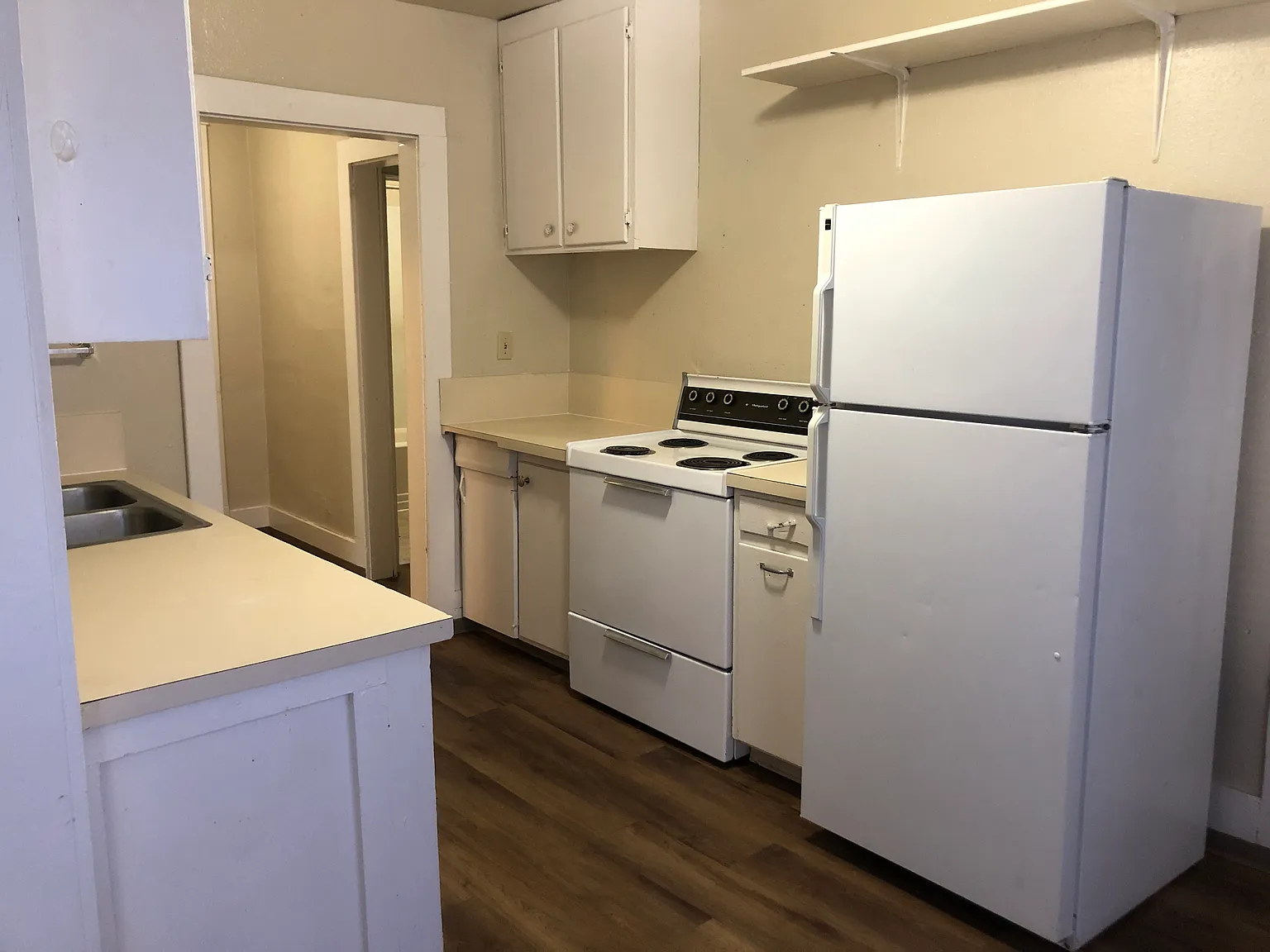 2 bed, 560 sqft, $1,050 — Photo 2
