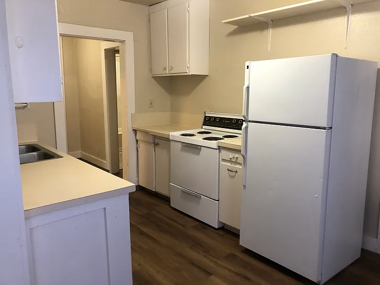 745 NE Maple St #3B — Photo 2