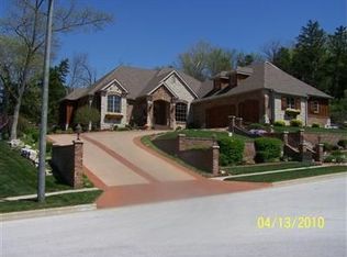 2813 W Oxbow Ln, Springfield, MO 65810