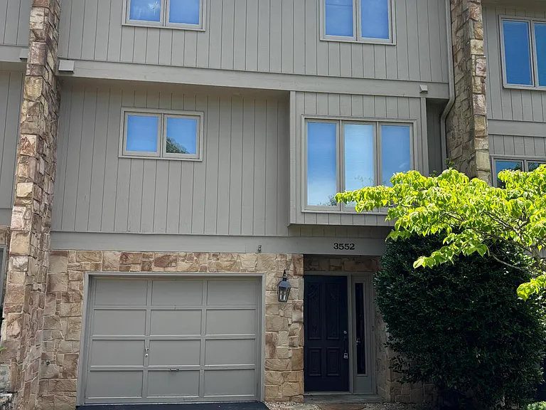 3552 Londonderry Ln — Photo 1