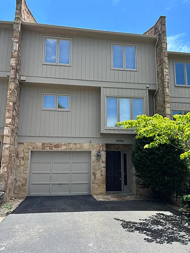 3552 Londonderry Ln Photo 1