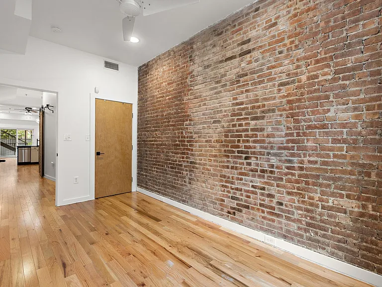 412 Monroe St #2 — Photo 9
