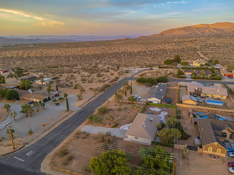 58417 Joshua Dr — Photo 30