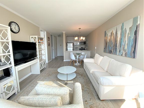 4th image of 350 W 50th St APT 33C