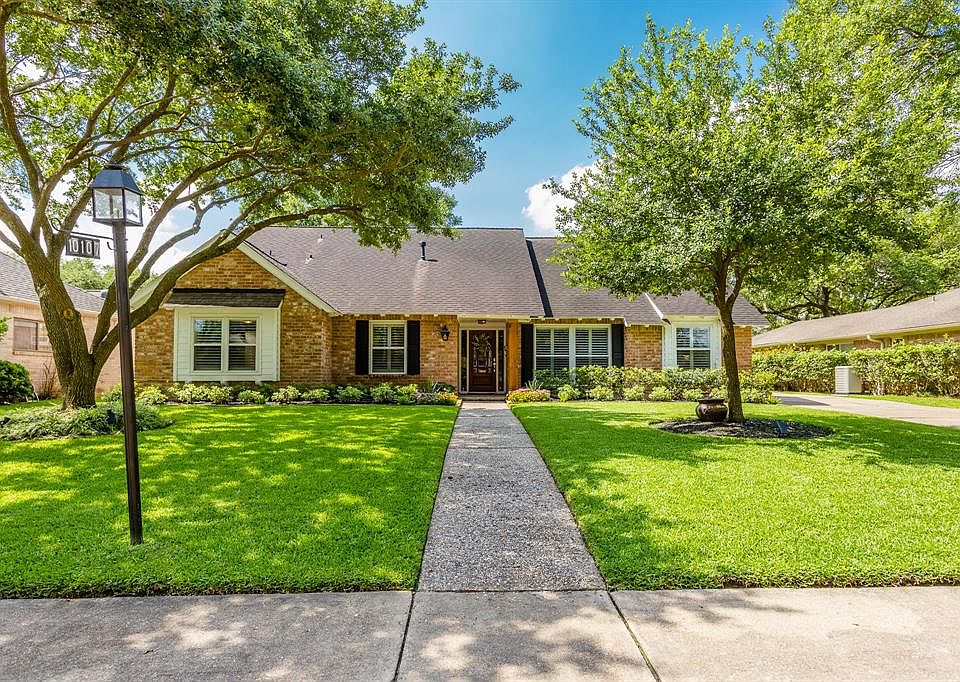 Welcome to this beautiful home in Briargrove Park!