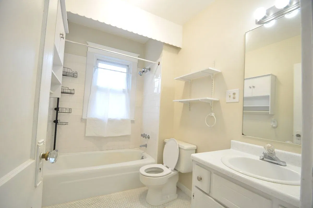 9 Wellington Rd — Photo 3