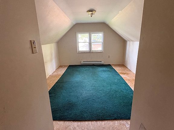 4th image of 308 E Main St #1