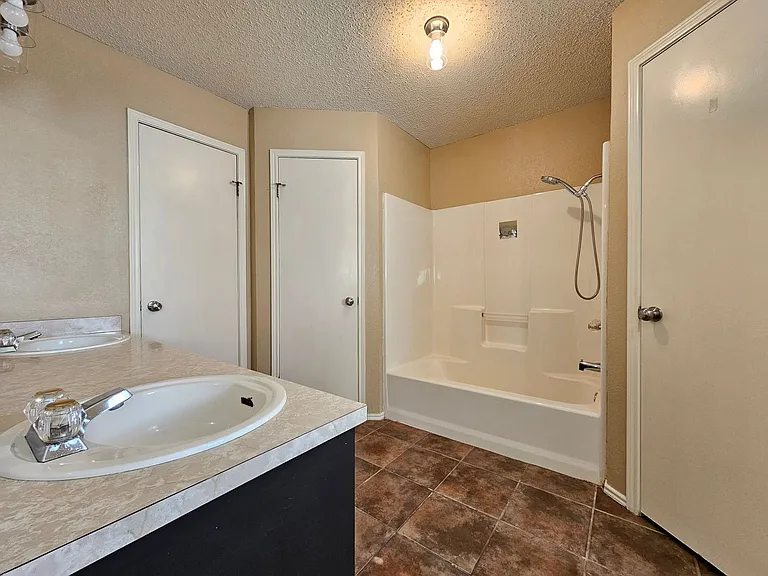 1507 Nina Dr — Photo 16