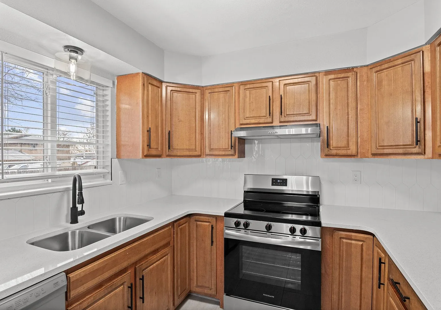 4th Avenue Townhomes — Photo 2