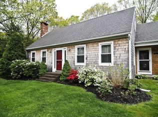 81 Indian Trl, Saunderstown, RI 02874