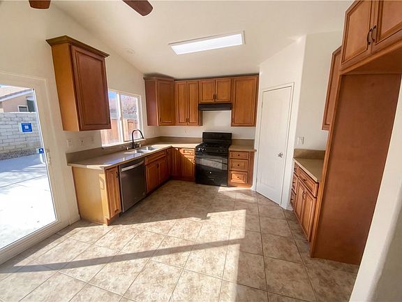 2nd image of 14433 Green River Rd