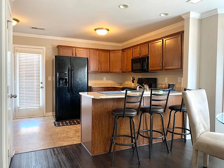 337 Sam Houston Cir — Photo 3