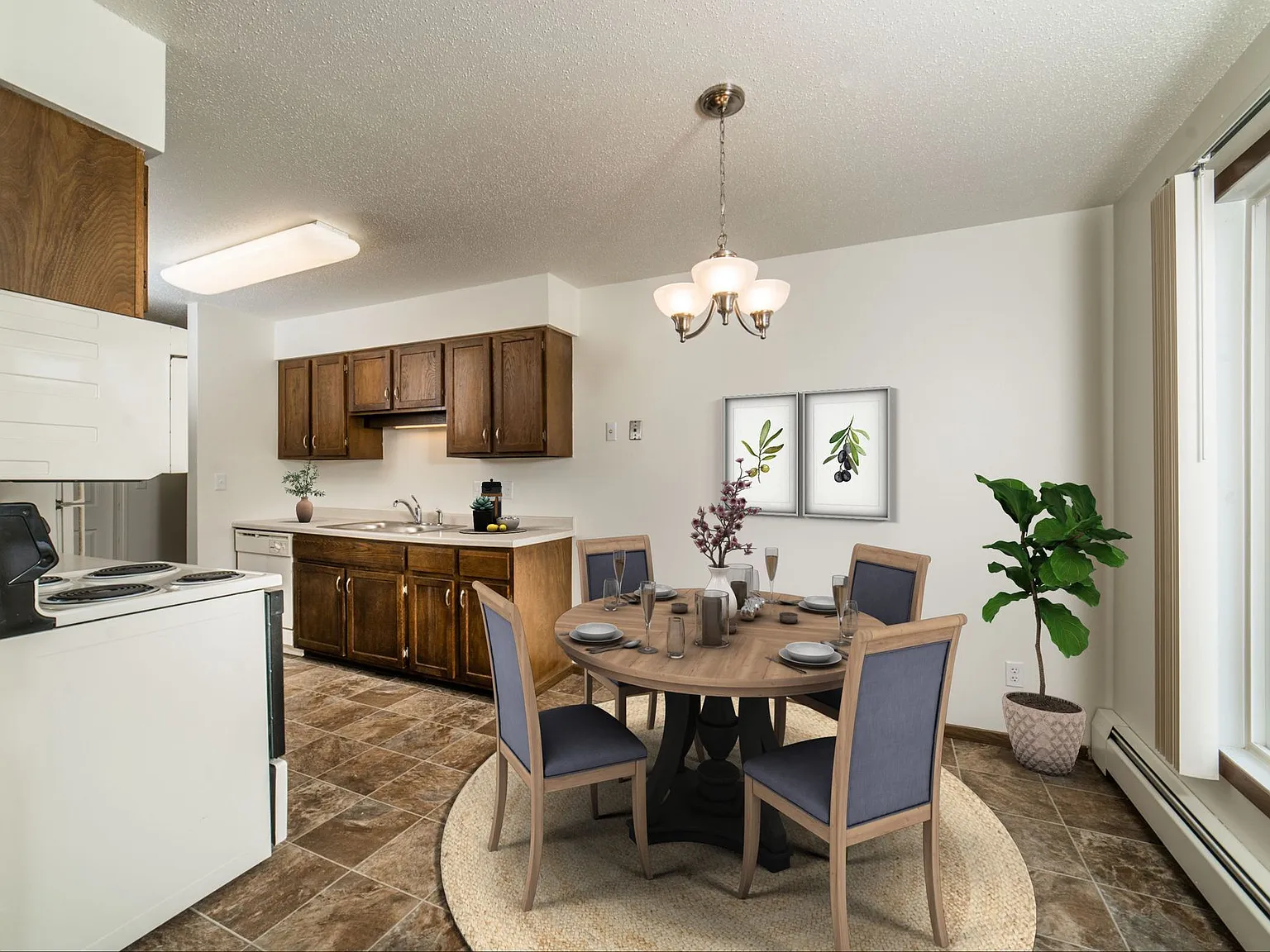 Broadway Apartments — Photo 3
