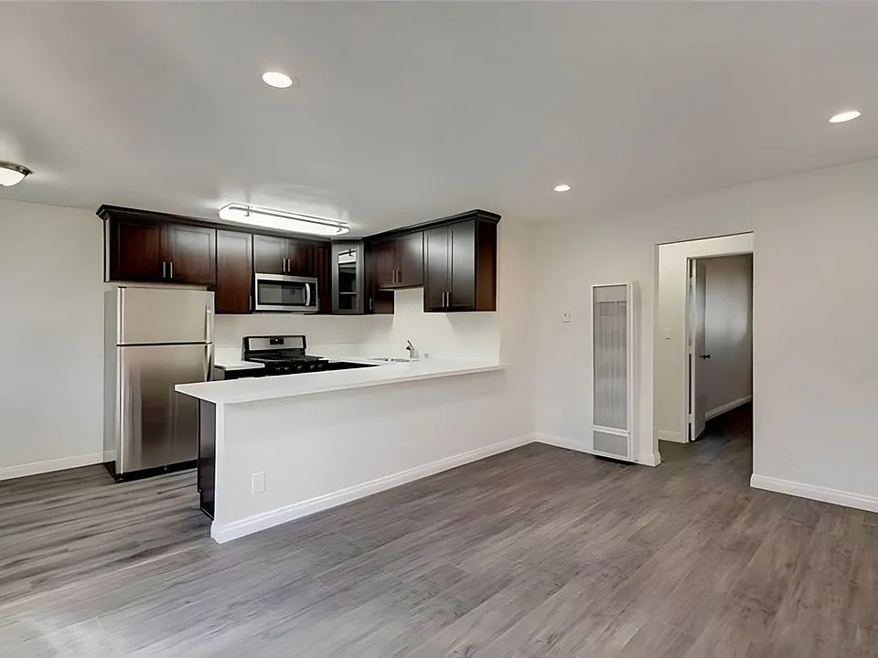278 E Washington Blvd #1