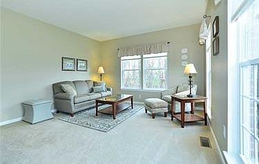 4th image of 1603 Twin Oaks Dr