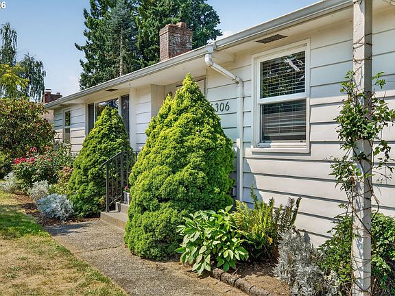3rd image of 6306 NE Bonner Dr