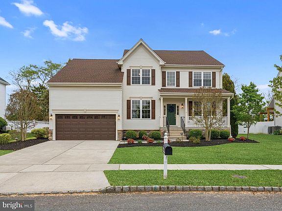 2nd image of 616 Bainbridge Dr