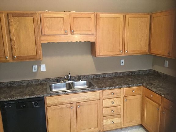 4th image of 111 Royalty Ct