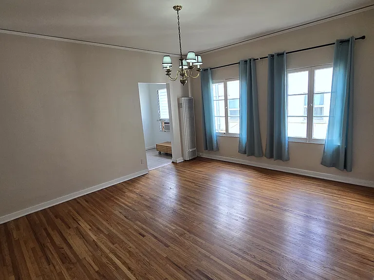 326 N Almont Dr #6 — Photo 4
