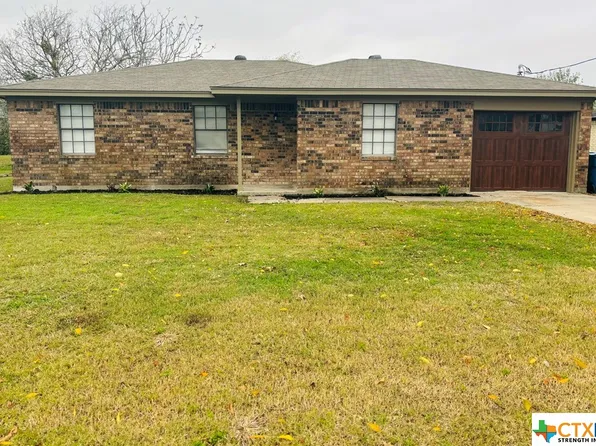 617 S Juanita St, Port Lavaca, TX 77979