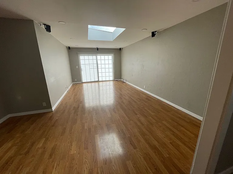 1438 Myrtle Ave — Photo 4
