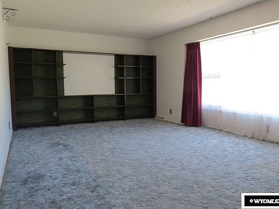 2nd image of 1109 Sierra Dr