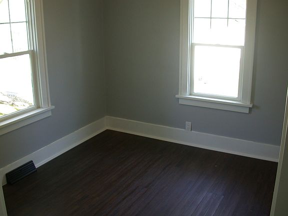 5th image of 2136 Edgewood Dr