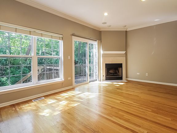2nd image of 3821 N Milwaukee Ave Unit C