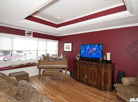 5th image of 434 N Bleeker Dr