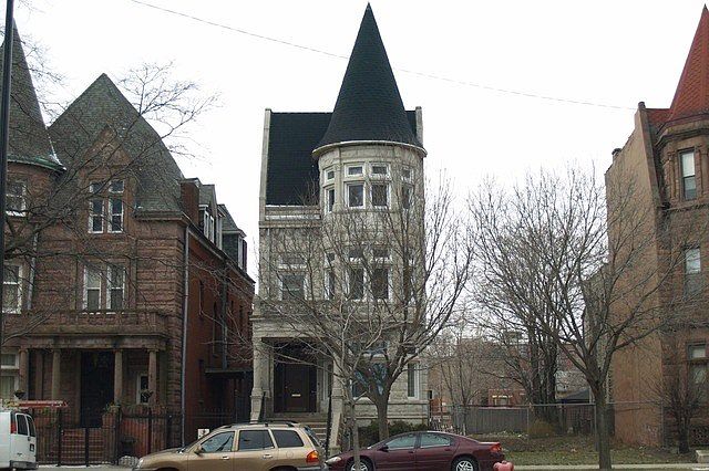 1st image of 4124 S King Dr