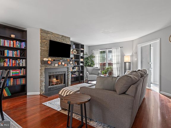 5th image of 71 Aspen Way