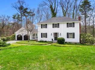 26 Canterbury Hill Rd, Topsfield, MA 01983