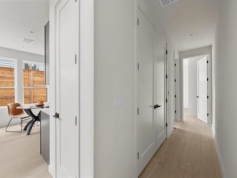 1709 Maple Ave #2B — Photo 11