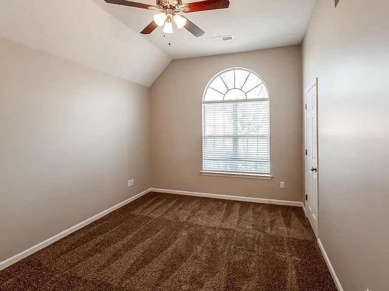 5451 Philgrove Way — Photo 13
