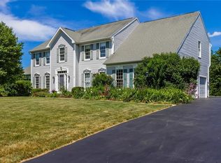 16 Chase View Rd, Fairport, NY 14450