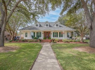 200 Surrey Dr, La Place, LA 70068