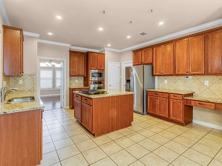 8707 Roswell Rdg — Photo 16