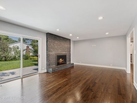 3rd image of 2928 White Pine Dr